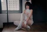 网络轩萧袰 Cat claw lord private cell feeling vacuum white hair distribution white coat 40P