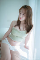 [RUISG Zuiyi] VOL.080_ 嫩风 风 Private Cell Floor Upper Erogenous Inner Coat White Thigh Refreshing Stray Photo 46P