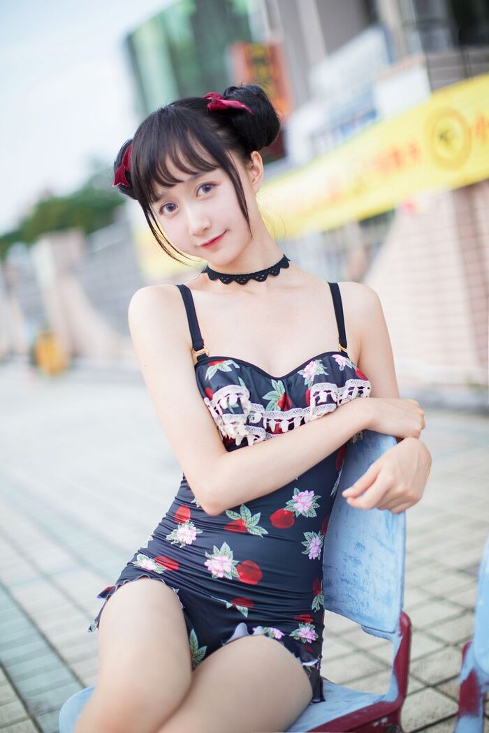 [Sugar Film] Vol.239_ Grass Robe Beautiful Girl Gaigai Swimming Pond Hidehaku Hakuba BirthIng Photo 40P 36th image