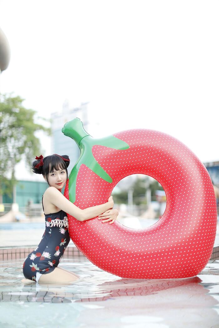 [Sugar Film] Vol.239_ Grass Robe Beautiful Girl Gaigai Swimming Pond Hidehaku Hakuba BirthIng Photo 40P 7th image