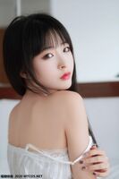 [Sugar Film] Vol.135_ Lip Beautiful Girl Private Cell White Bud Hanging Sleepy Hides Beautiful Material Milk 41P