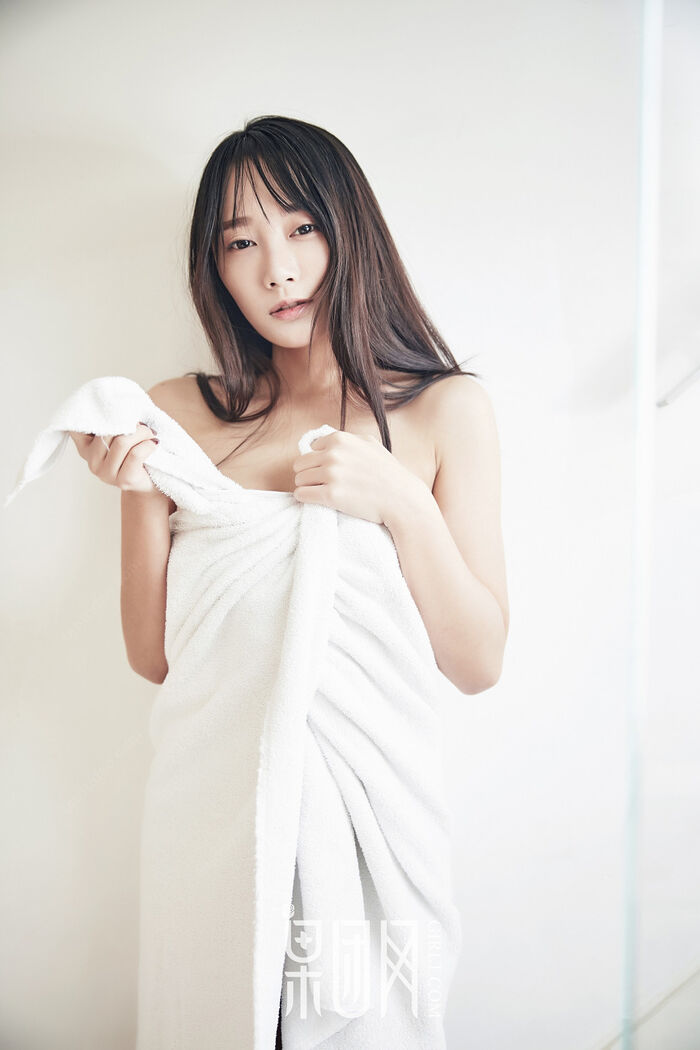 [GIRLT FruitIng] NO.122_ 嫩颖 family private house white bath袍 body half-out milky breasts 59P 19th image