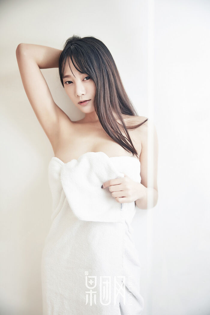 [GIRLT FruitIng] NO.122_ 嫩颖 family private house white bath袍 body half-out milky breasts 59P 20th image