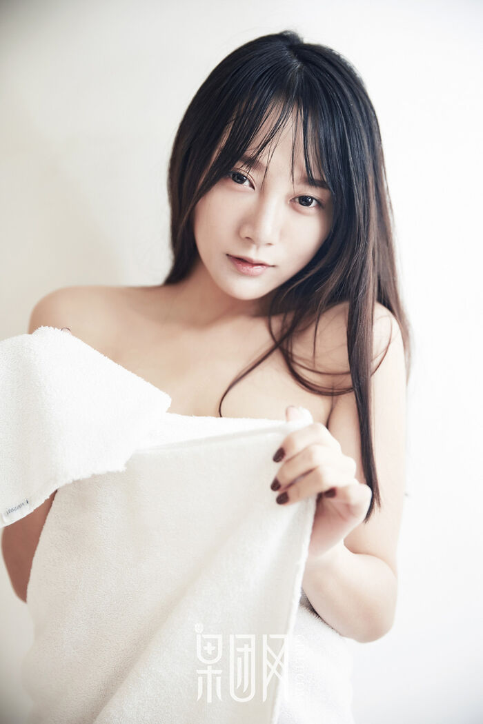 [GIRLT FruitIng] NO.122_ 嫩颖 family private house white bath袍 body half-out milky breasts 59P 21th image