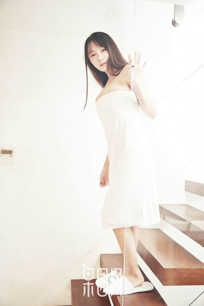 [GIRLT FruitIng] NO.122_ 嫩颖 family private house white bath袍 body half-out milky breasts 59P 3th image