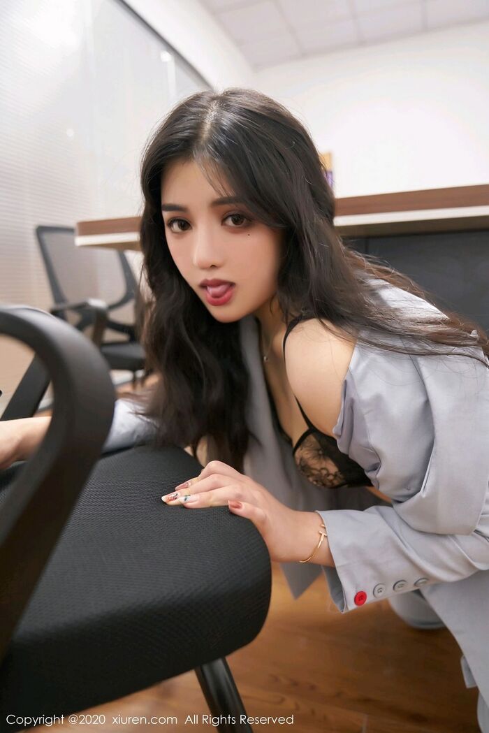 XiuRen第2878期_嫩模韩静安经典职场职业装半脱露精致镂空内衣秀翘臀诱惑写真58P 34th image