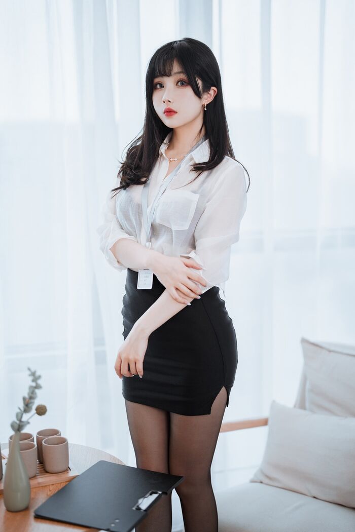 网络美女rioko凉凉子&面饼仙儿双人黑丝主题私房OL制服下超薄黑丝秀美腿诱惑写真91P 41th image