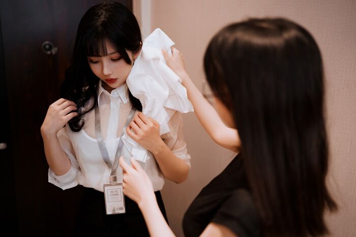 网络美女rioko凉凉子&面饼仙儿双人黑丝主题私房OL制服下超薄黑丝秀美腿诱惑写真91P 8th image