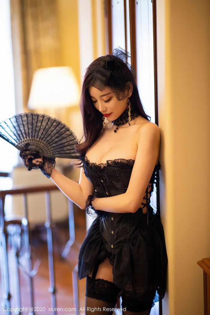 XiuRen第2400期_女神杨晨晨sugar私房黑色情趣内衣配吊带黑丝裤袜极致魅惑写真56P 3th image