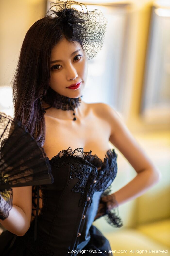 XiuRen第2400期_女神杨晨晨sugar私房黑色情趣内衣配吊带黑丝裤袜极致魅惑写真56P 4th image