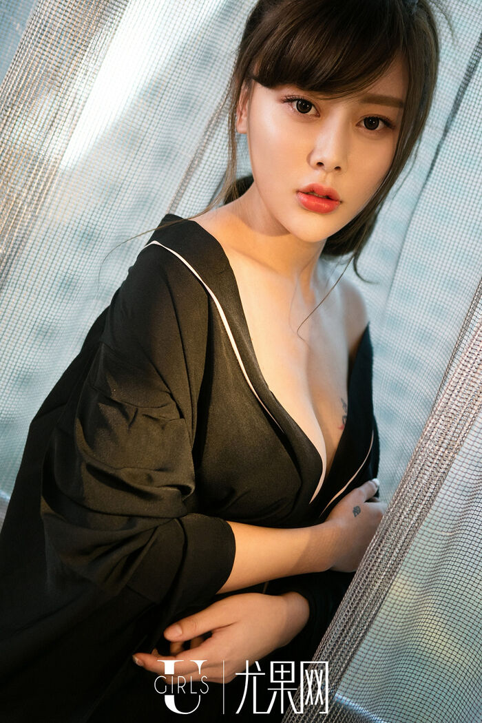 [Ugirls 尤果网] U229_嫩模艺宁黑色开档高叉私房内衣秀美milk完美弧线极致诱惑Photo 65P 13th image