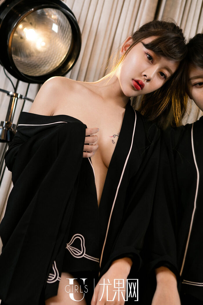 [Ugirls 尤果网] U229_嫩模艺宁黑色开档高叉私房内衣秀美milk完美弧线极致诱惑Photo 65P 18th image