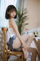 网络美女许岚LAN纯欲牛仔短裤主题私房脱牛仔短裤露白丝网袜秀美腿诱惑Photo 40P