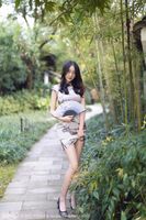 [YouMi尤蜜荟] Vol.635_丽质美人玥儿玥er杭州旅beat户外古韵旗袍配肉丝裤袜诱惑Photo 49P