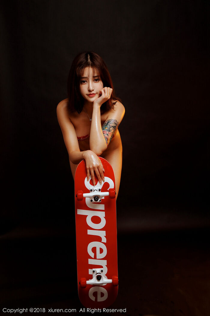 XiuRen第994期_嫩模丹妮Danny 滑板女神胶带遮点秀美milk抹油撩人诱惑Photo 40P 7th image