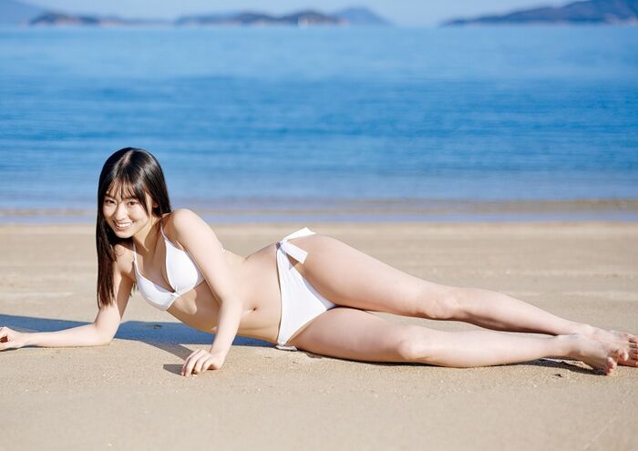 【285 high-quality erotic images of Ayaka Imoto】 Gravure including the first swimsuit of an 18-year-old beautiful girl 15th image