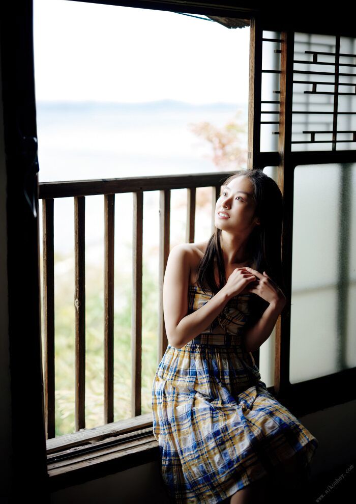 【285 high-quality erotic images of Ayaka Imoto】 Gravure including the first swimsuit of an 18-year-old beautiful girl 32th image