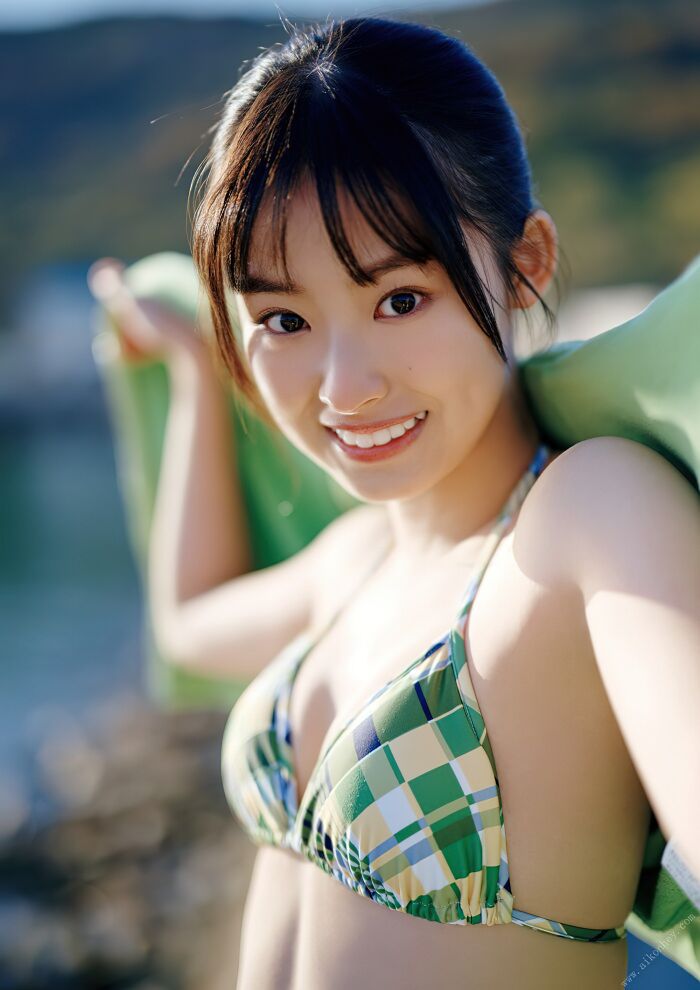 【285 high-quality erotic images of Ayaka Imoto】 Gravure including the first swimsuit of an 18-year-old beautiful girl 8th image