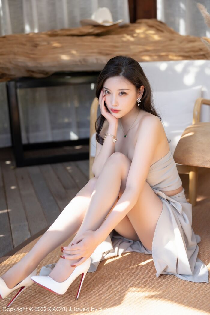 [XiaoYu画语界]Vol.734_女神杨晨晨Yome丽江心愿旅拍杏色低胸服饰配肉丝完美诱惑写真99P 54th image