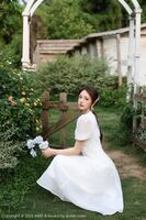 [IMISS爱蜜社]Vol.682_气质女神Lynn刘奕宁户外田园性感白色连身裙秀曼妙身材迷人写真24P