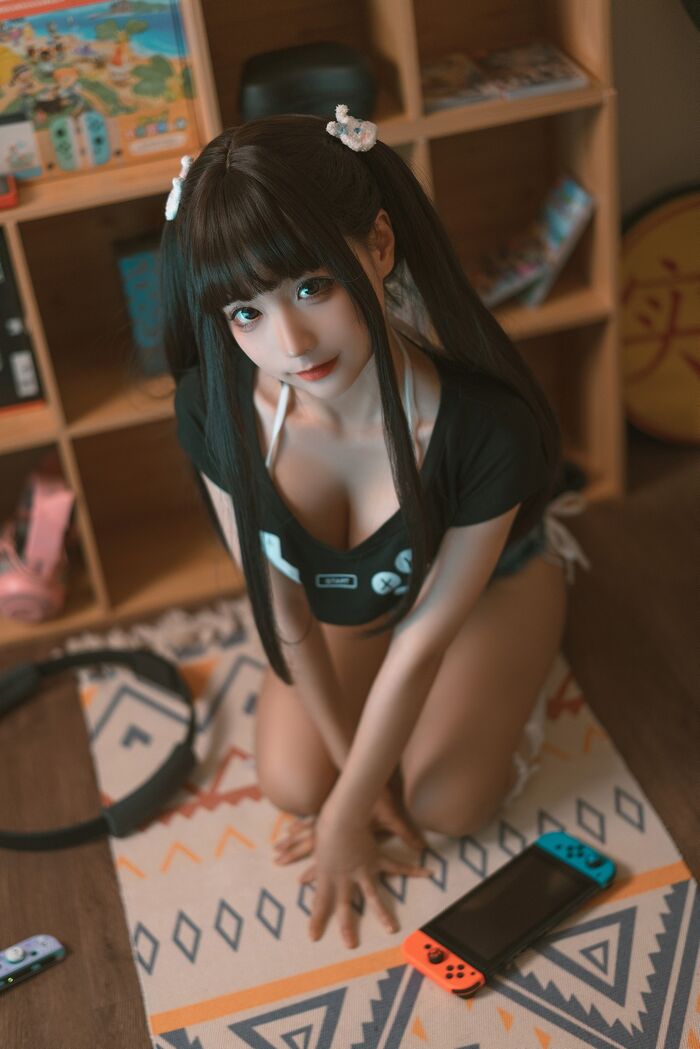 动漫博主蠢沫沫健身环主题私房性感白三点式内衣半露火辣身材极致诱惑Photo 140P 46th image