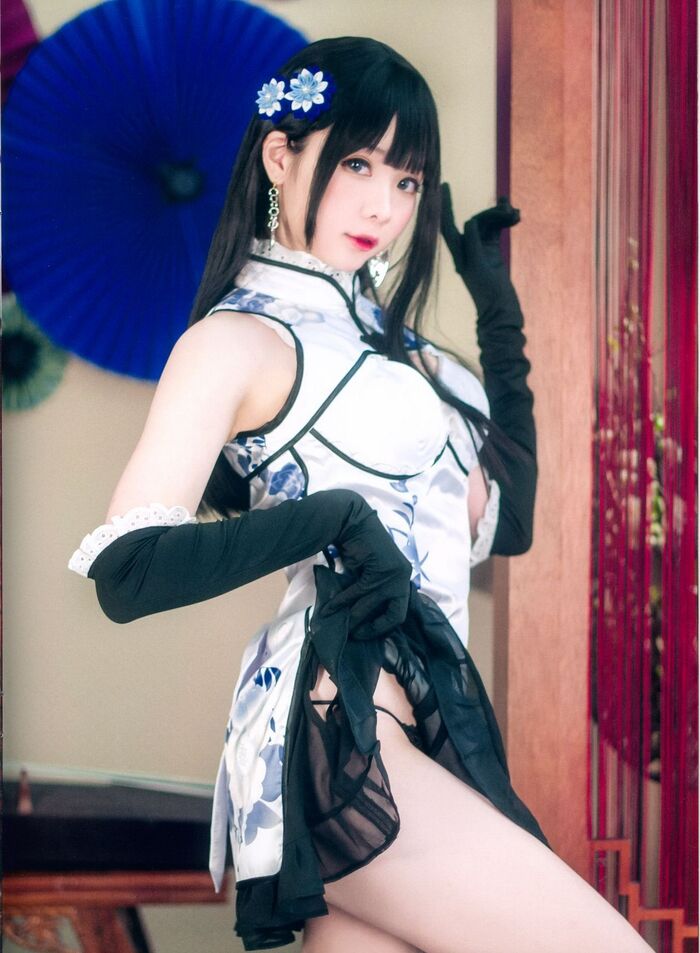 Weibo sister 纸霜月shimo illusion golden bottle plum lord 题私房性感白旗袍半撩秀白嫩美腿撩人诱惑Photo 26P 12th image