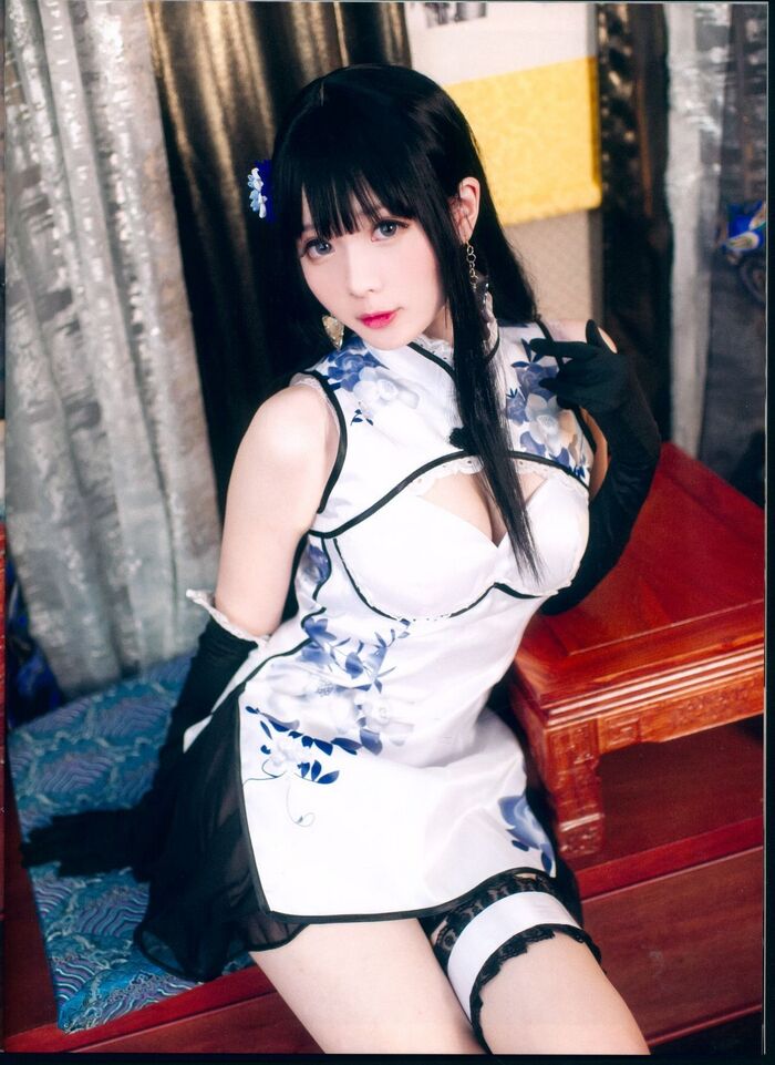 Weibo sister 纸霜月shimo illusion golden bottle plum lord 题私房性感白旗袍半撩秀白嫩美腿撩人诱惑Photo 26P 6th image