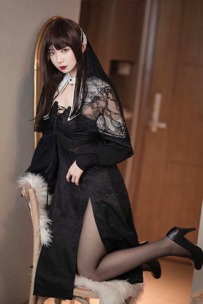 动漫博主封疆疆V黑色 修女主题私房性感黑色长裙配黑丝裤袜秀美螁致魅惑Photo 40P 34th image