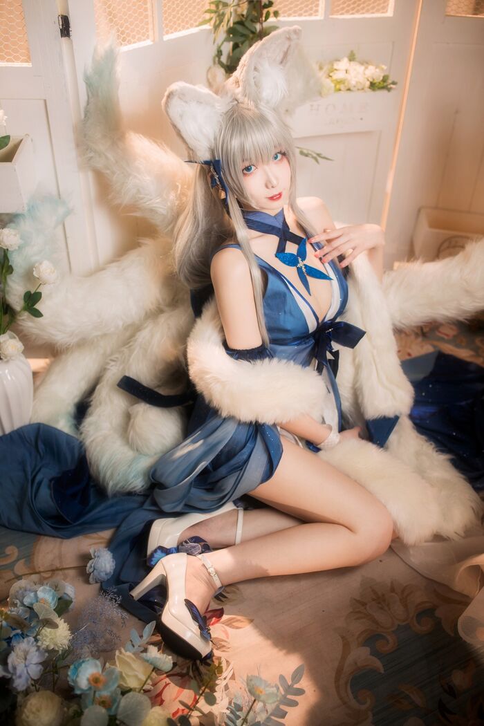动漫博主封疆疆v 信浓礼服主题私房性感开breast礼服半撩露白嫩美腿迷人诱惑Photo 38P 13th image