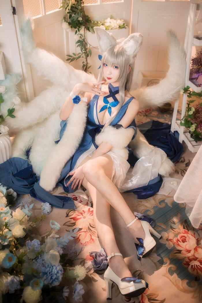 动漫博主封疆疆v 信浓礼服主题私房性感开breast礼服半撩露白嫩美腿迷人诱惑Photo 38P 14th image