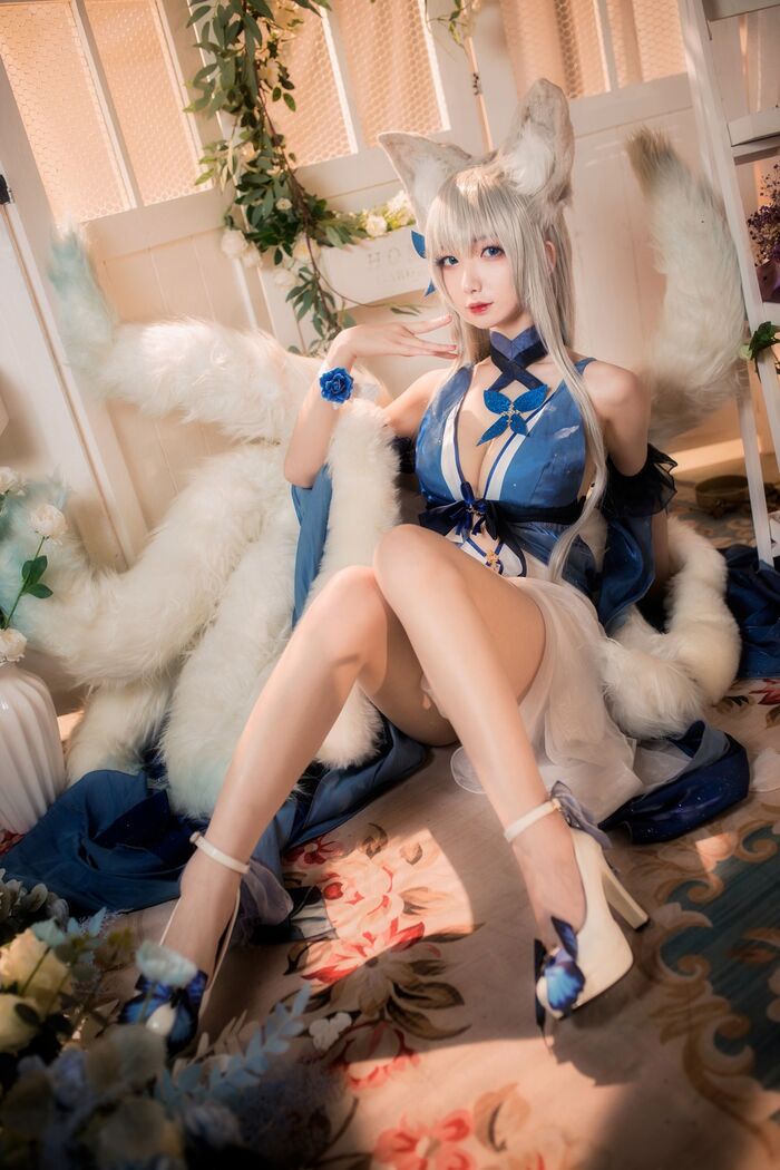 动漫博主封疆疆v 信浓礼服主题私房性感开breast礼服半撩露白嫩美腿迷人诱惑Photo 38P 18th image