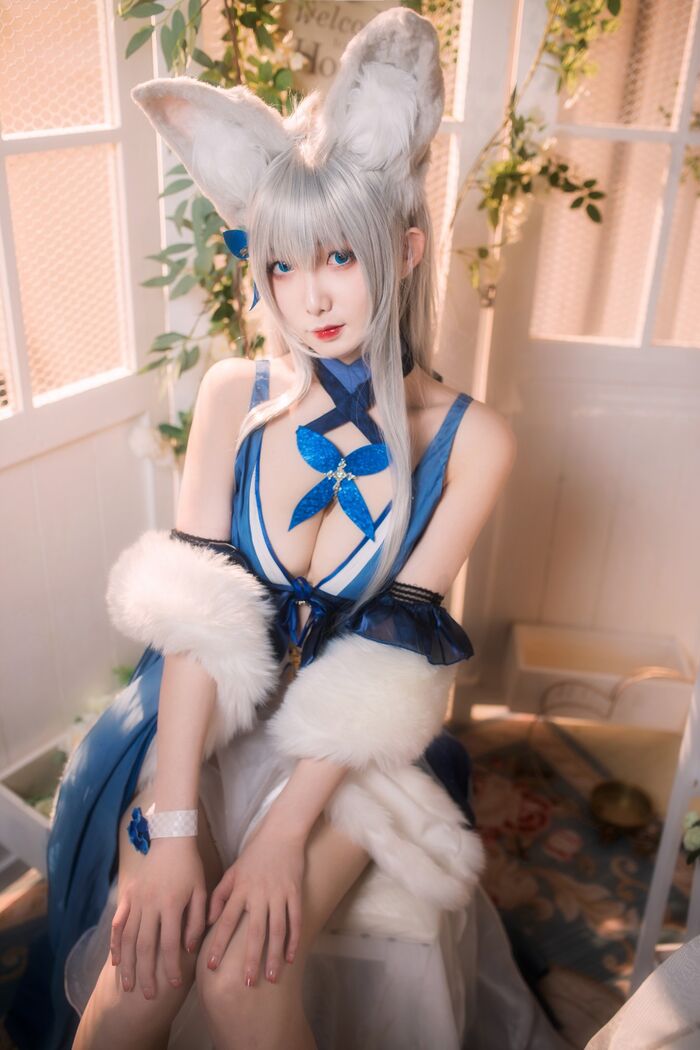 动漫博主封疆疆v 信浓礼服主题私房性感开breast礼服半撩露白嫩美腿迷人诱惑Photo 38P 19th image
