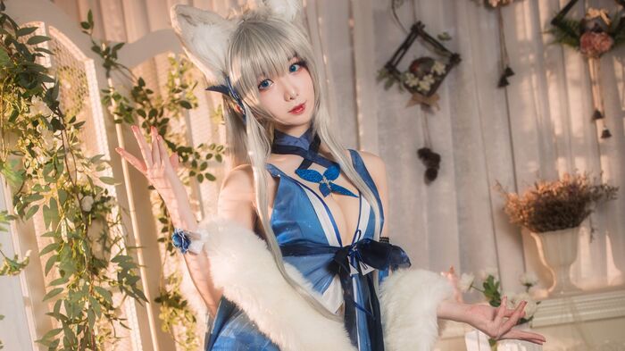 动漫博主封疆疆v 信浓礼服主题私房性感开breast礼服半撩露白嫩美腿迷人诱惑Photo 38P 2th image