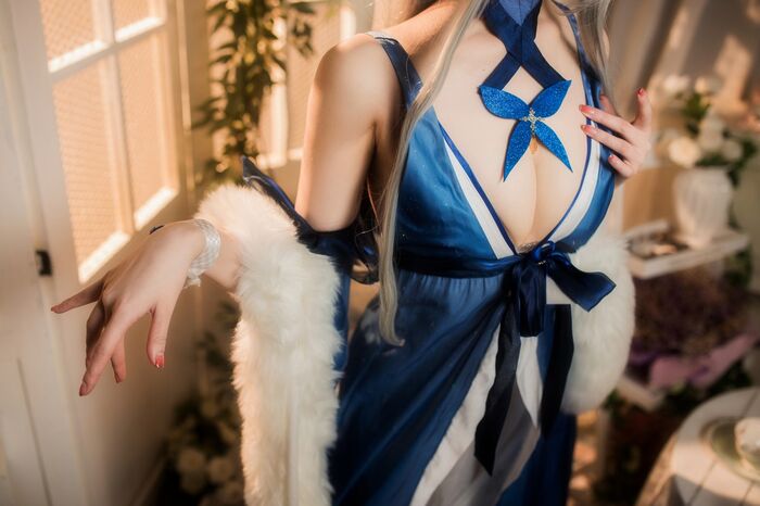 动漫博主封疆疆v 信浓礼服主题私房性感开breast礼服半撩露白嫩美腿迷人诱惑Photo 38P 20th image