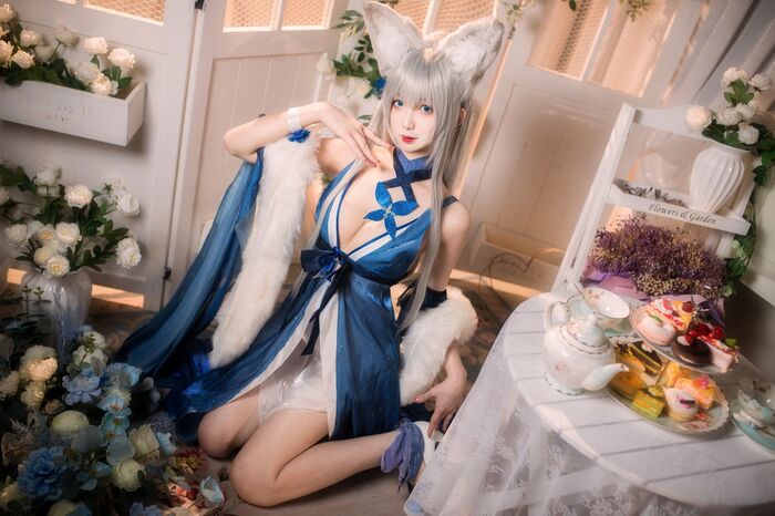 动漫博主封疆疆v 信浓礼服主题私房性感开breast礼服半撩露白嫩美腿迷人诱惑Photo 38P 23th image