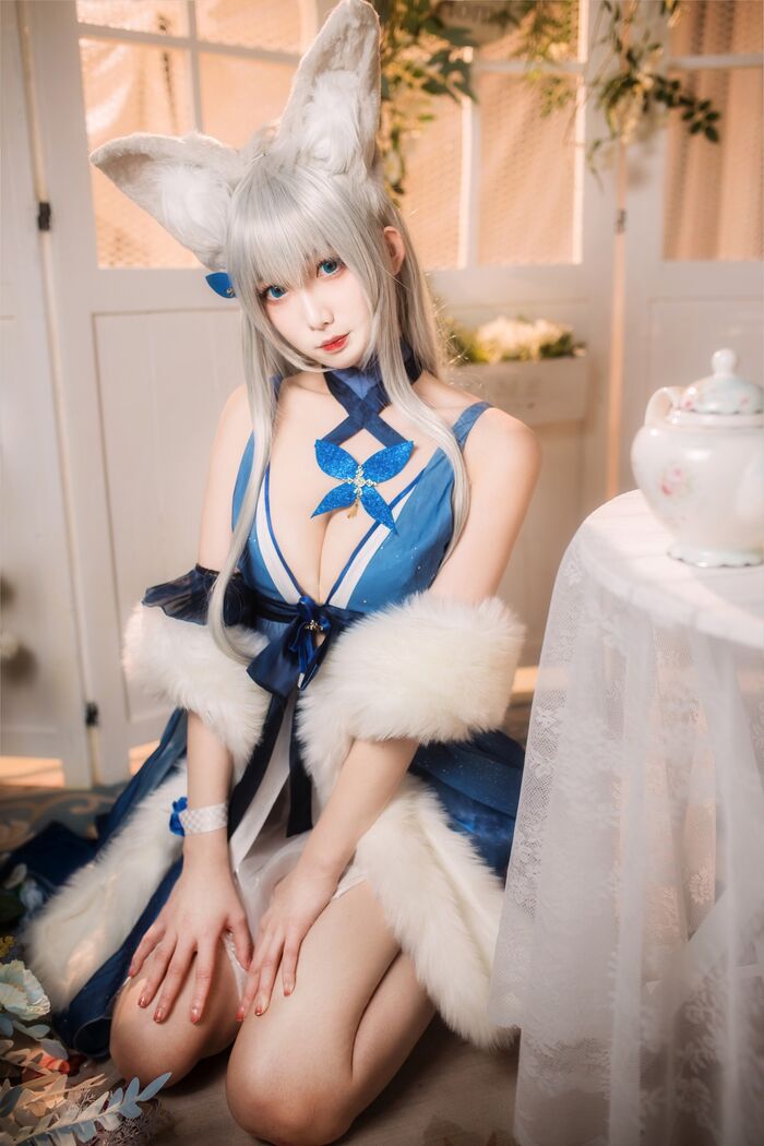 动漫博主封疆疆v 信浓礼服主题私房性感开breast礼服半撩露白嫩美腿迷人诱惑Photo 38P 24th image