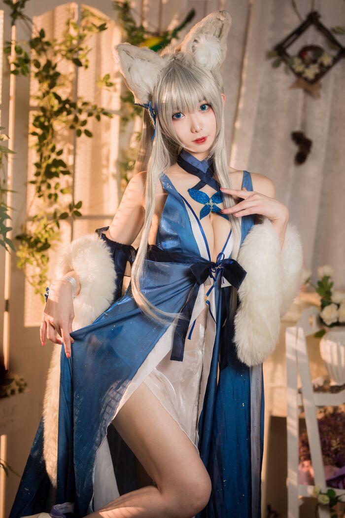 动漫博主封疆疆v 信浓礼服主题私房性感开breast礼服半撩露白嫩美腿迷人诱惑Photo 38P 3th image