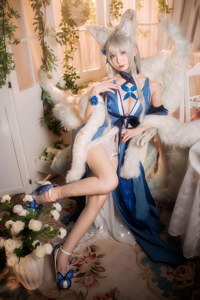 动漫博主封疆疆v 信浓礼服主题私房性感开breast礼服半撩露白嫩美腿迷人诱惑Photo 38P 32th image