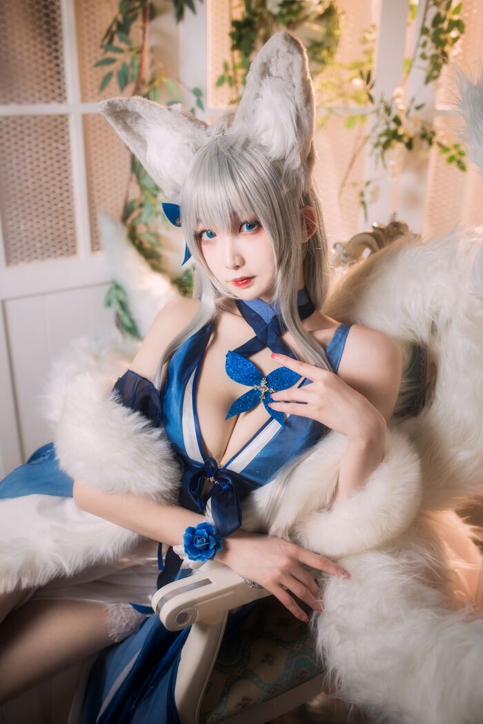 动漫博主封疆疆v 信浓礼服主题私房性感开breast礼服半撩露白嫩美腿迷人诱惑Photo 38P 34th image