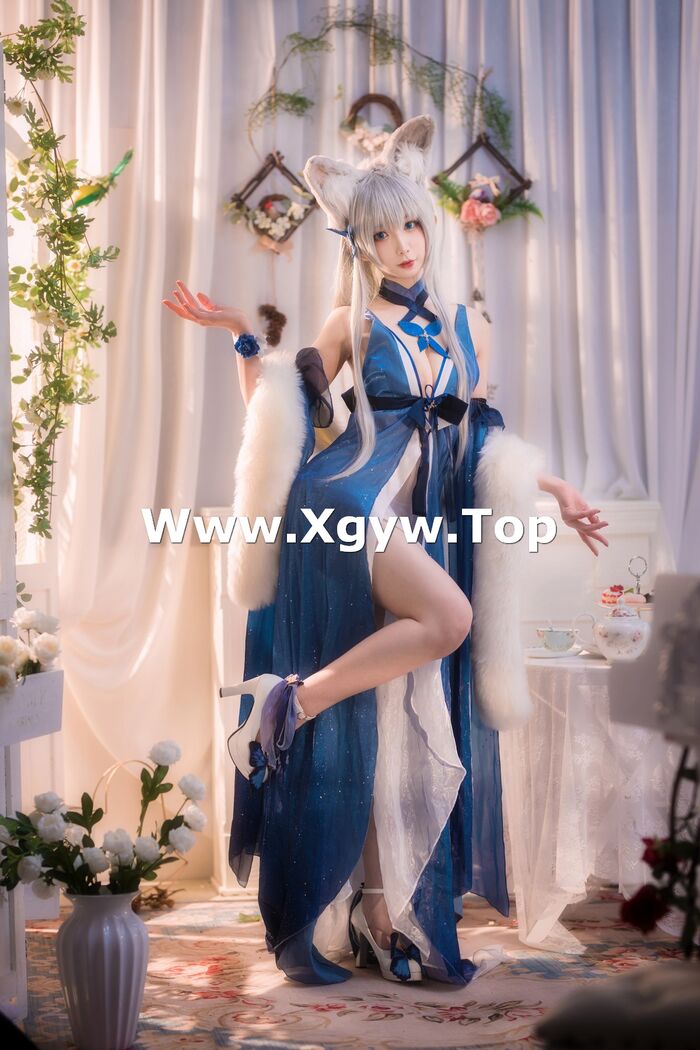 动漫博主封疆疆v 信浓礼服主题私房性感开breast礼服半撩露白嫩美腿迷人诱惑Photo 38P 35th image