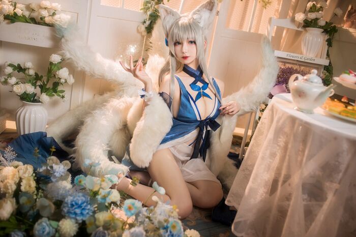 动漫博主封疆疆v 信浓礼服主题私房性感开breast礼服半撩露白嫩美腿迷人诱惑Photo 38P 9th image
