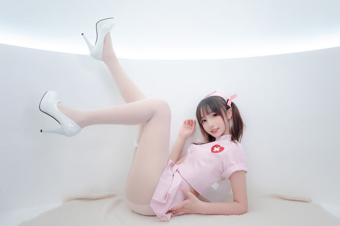 萝莉美女神楽坂真冬白丝护士身心平衡主题性感粉色护士装配超薄白丝诱惑Photo 150P 108th image