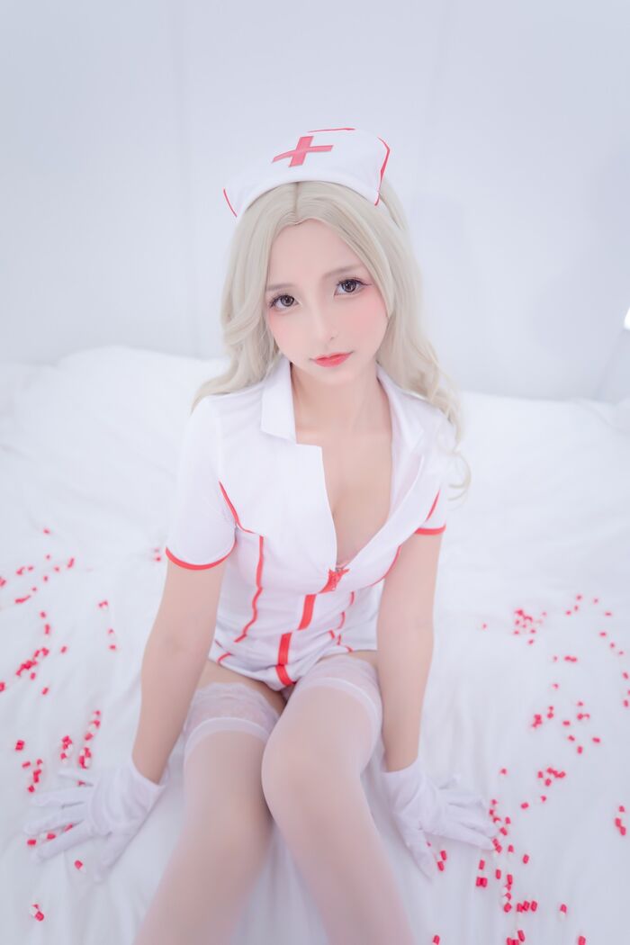 萝莉美女神楽坂真冬白丝护士身心平衡主题性感粉色护士装配超薄白丝诱惑Photo 150P 128th image