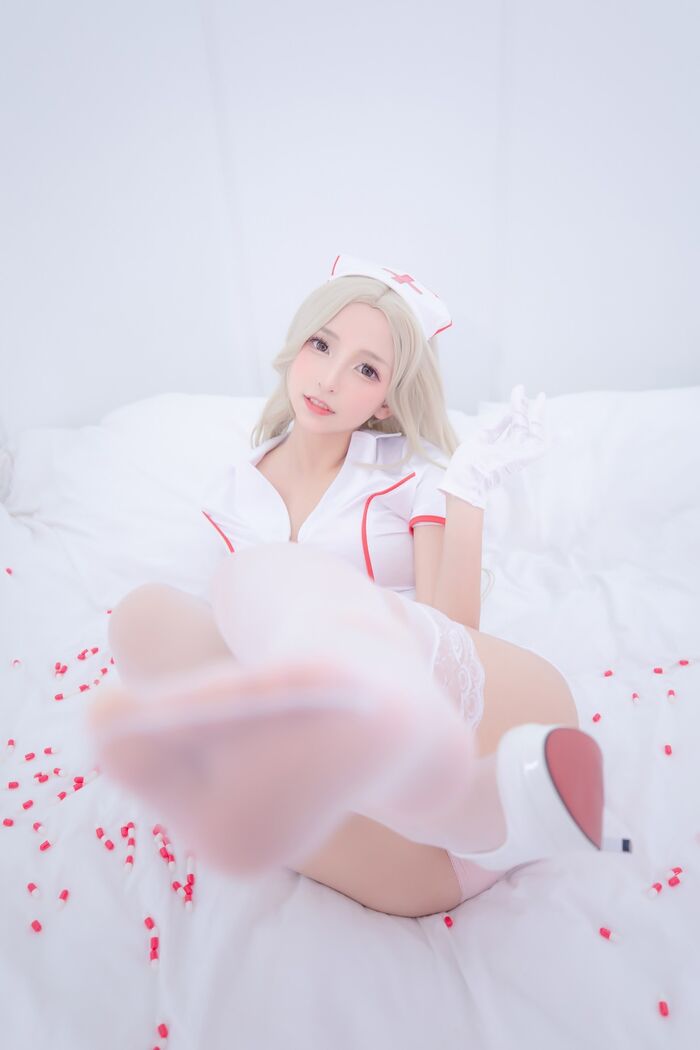 萝莉美女神楽坂真冬白丝护士身心平衡主题性感粉色护士装配超薄白丝诱惑Photo 150P 13th image