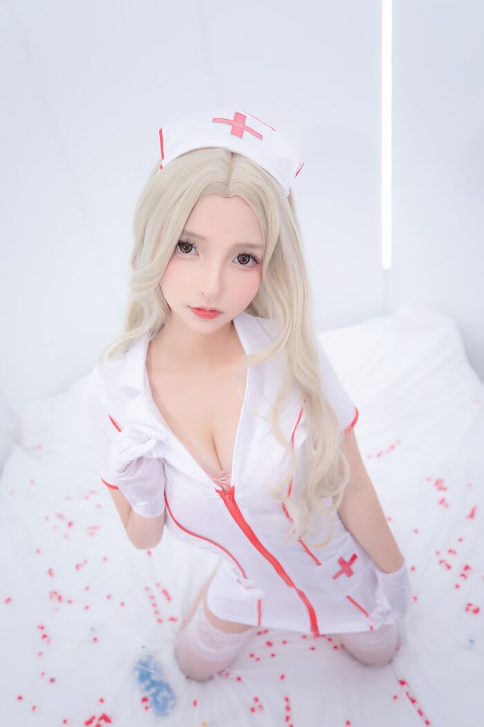 萝莉美女神楽坂真冬白丝护士身心平衡主题性感粉色护士装配超薄白丝诱惑Photo 150P 23th image