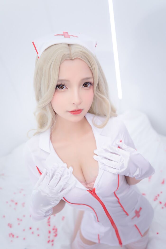 萝莉美女神楽坂真冬白丝护士身心平衡主题性感粉色护士装配超薄白丝诱惑Photo 150P 25th image