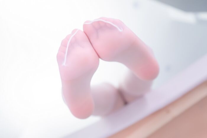 萝莉美女神楽坂真冬白丝护士身心平衡主题性感粉色护士装配超薄白丝诱惑Photo 150P 49th image