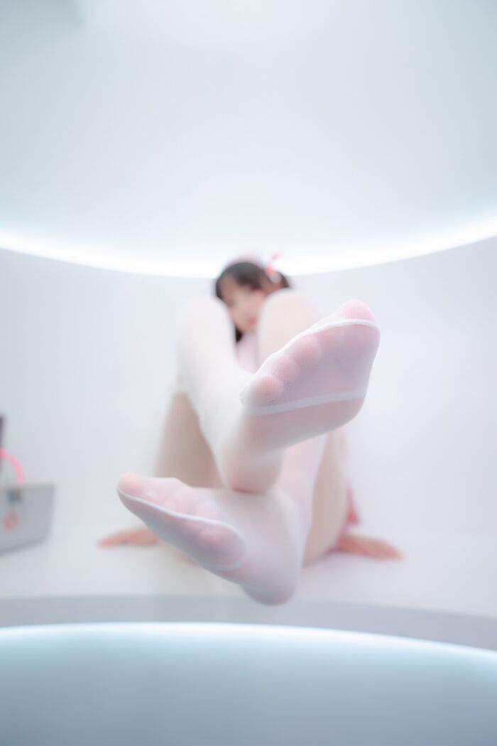 萝莉美女神楽坂真冬白丝护士身心平衡主题性感粉色护士装配超薄白丝诱惑Photo 150P 68th image