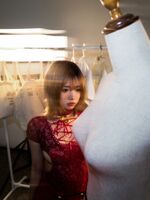 Coser 美女柒柒要乖哦红主题私房性感红色缕空上衣配红短裙秀完美身材诱惑Photo 58P