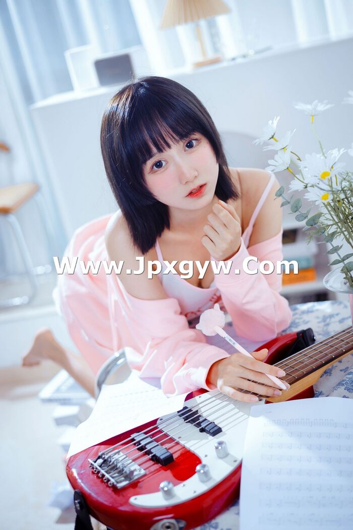 萌系小姐姐木绵绵OwO贝斯与妹妹主题私房吊带小背心配运动内裤性感迷人写真53P 6th image
